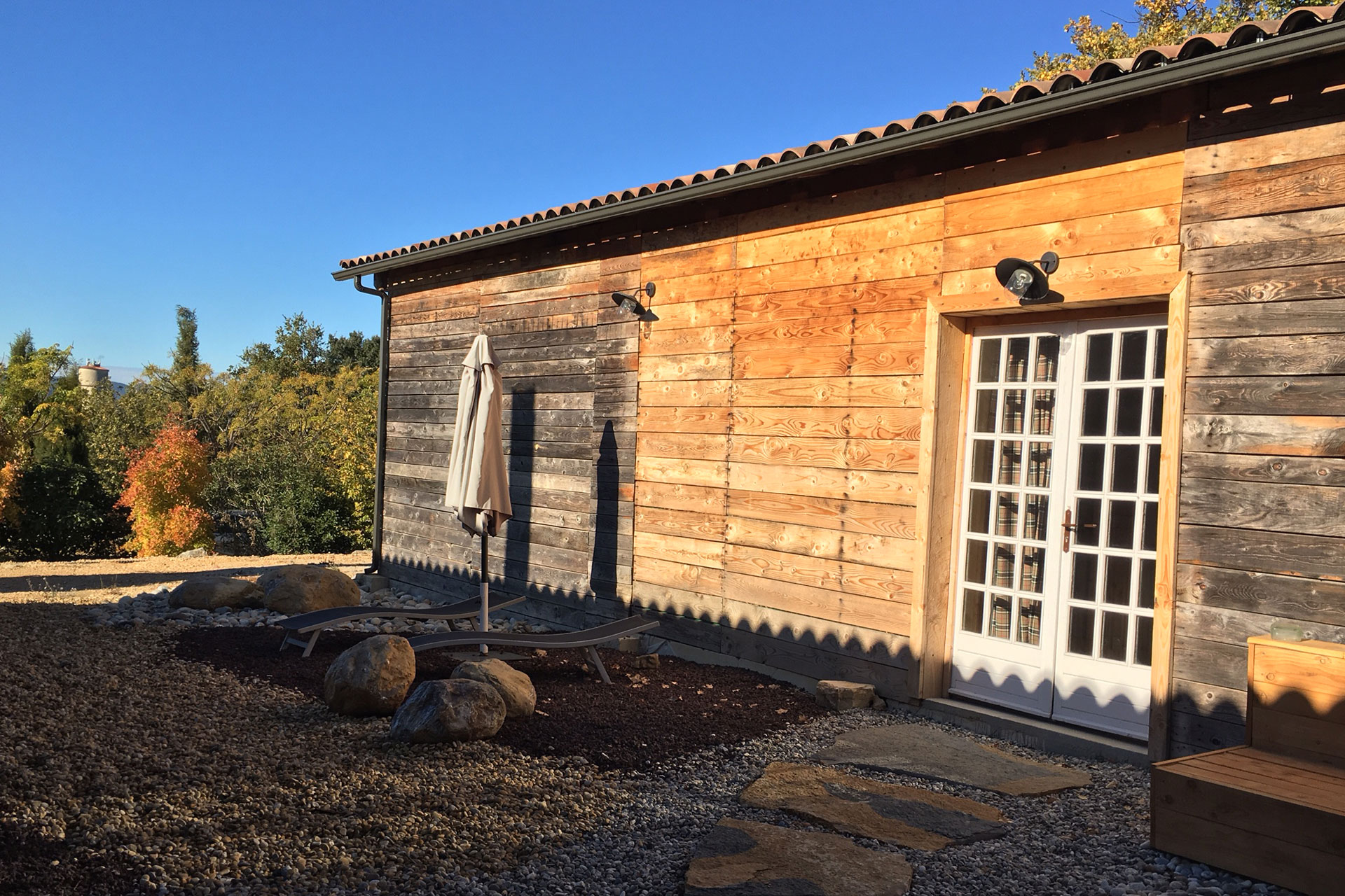 maison en bois niché dans le domaine pour loger vos invités de séminaire